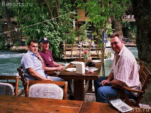 Riverside Hotel 23